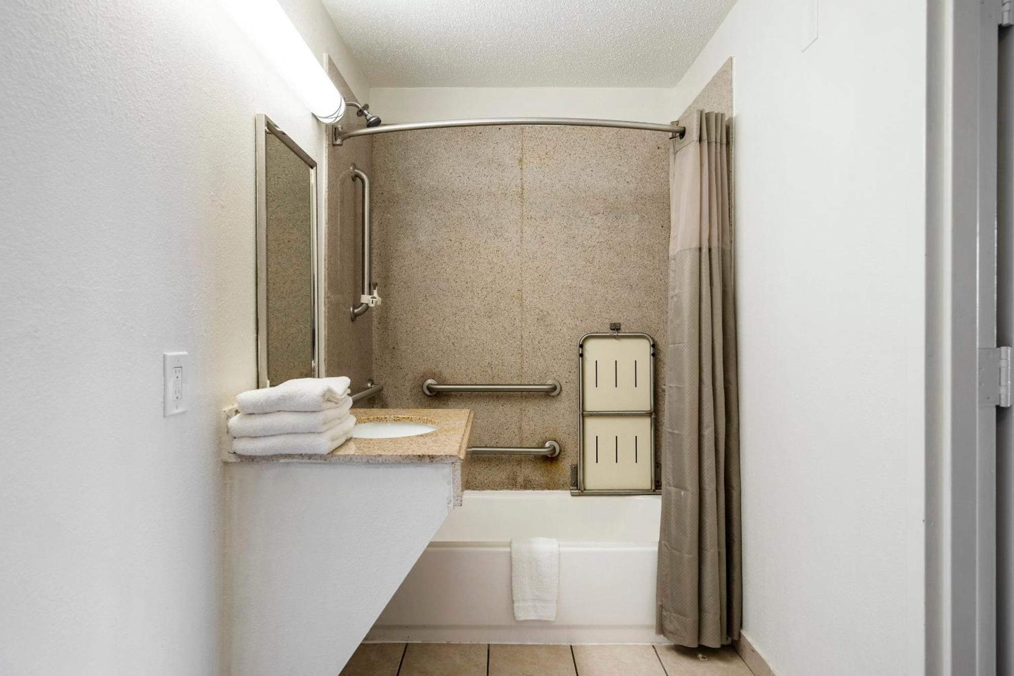 Oyo Hotel Bossier City La - Red River Exterior foto