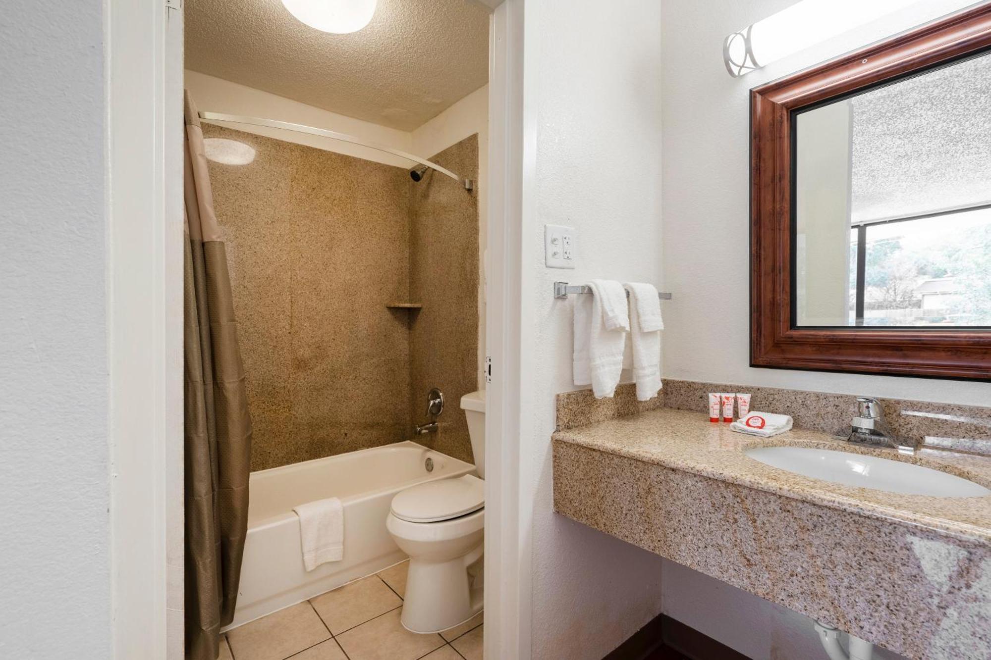 Oyo Hotel Bossier City La - Red River Exterior foto