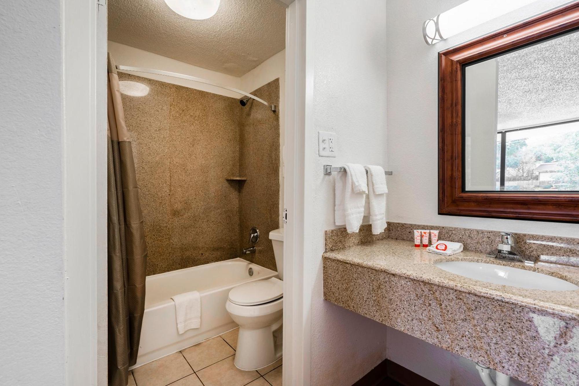 Oyo Hotel Bossier City La - Red River Exterior foto